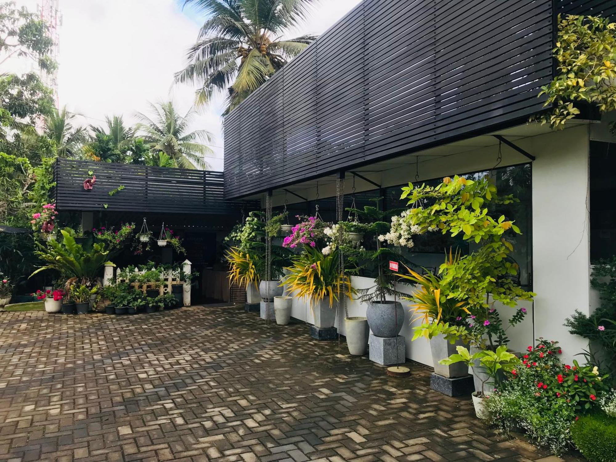 Pinidiya Resort Anuradhapura Bagian luar foto